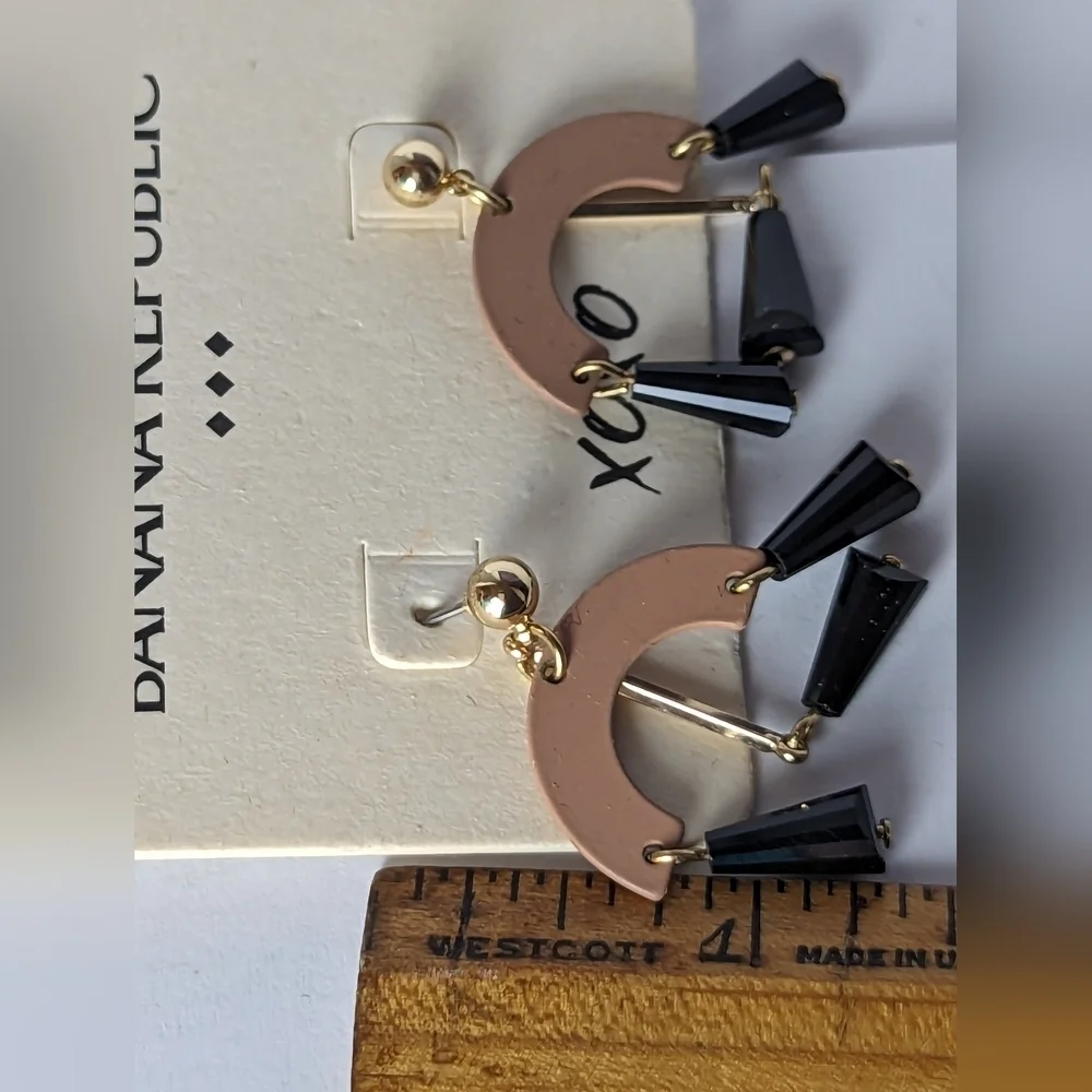 NWT Banana Republic Earrings gold tone backs post dangle black